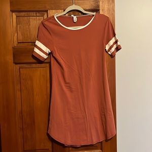 Element Eden salmon colored t-shirt dress
